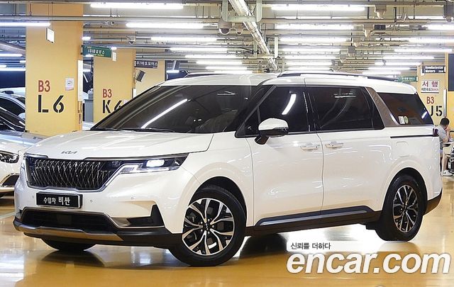Kia Carnival Diesel 9-Seater Noblesse — пробег 64 000 км — фото 2 из 5