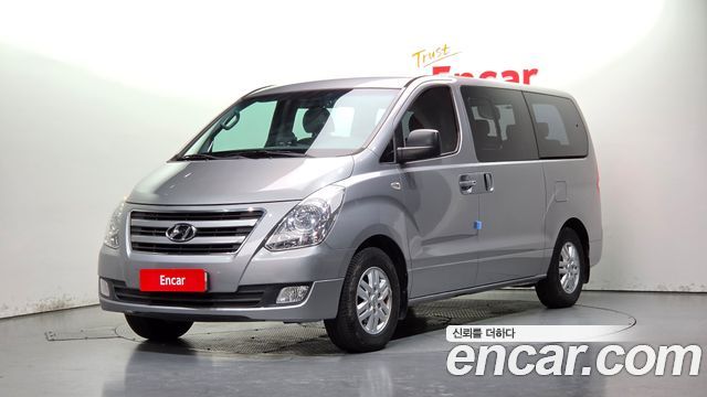Hyundai Starex 12-Seater Wagon Smart — пробег 128 924 км — фото 1 из 5
