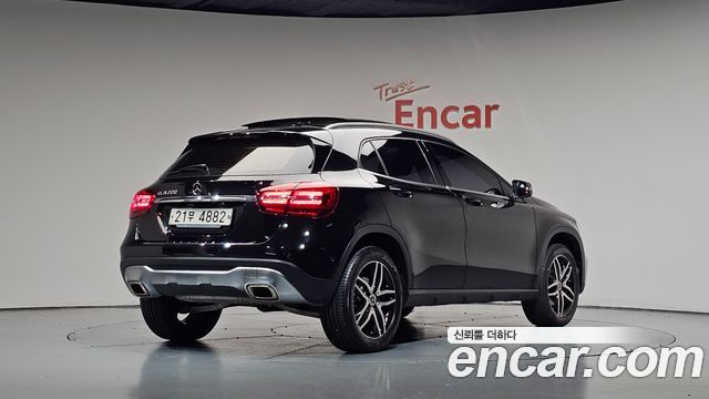 Mercedes-Benz GLA-Class GLA220 Premium — пробег 75 433 км — фото 2 из 5