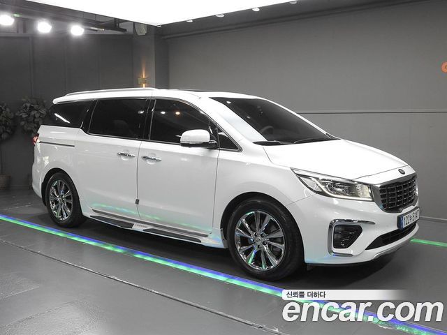 Kia Carnival 9-Seater Noblesse Special — пробег 99 644 км — фото 2 из 5
