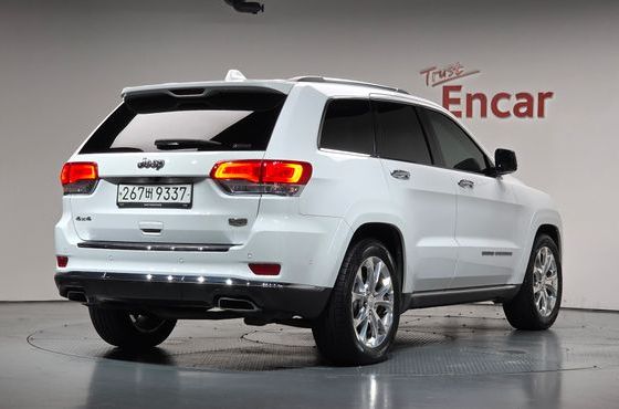 Jeep Cherokee 3.6 Summit WK2 — пробег 66 183 км — фото 2 из 5