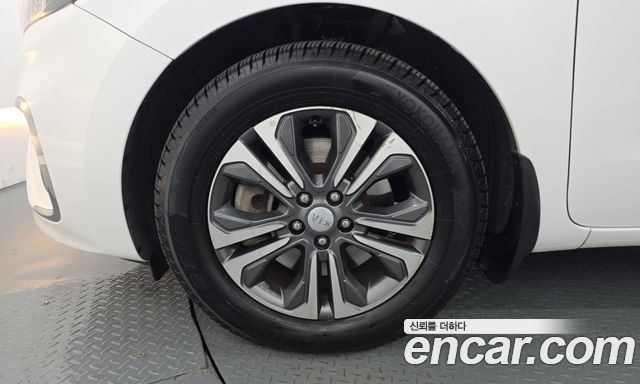 Kia Carnival 9-Seater Luxury — пробег 115 785 км — фото 5 из 5