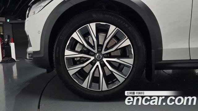 Volvo V90 B5 Pro AWD — пробег 35 844 км — фото 5 из 5