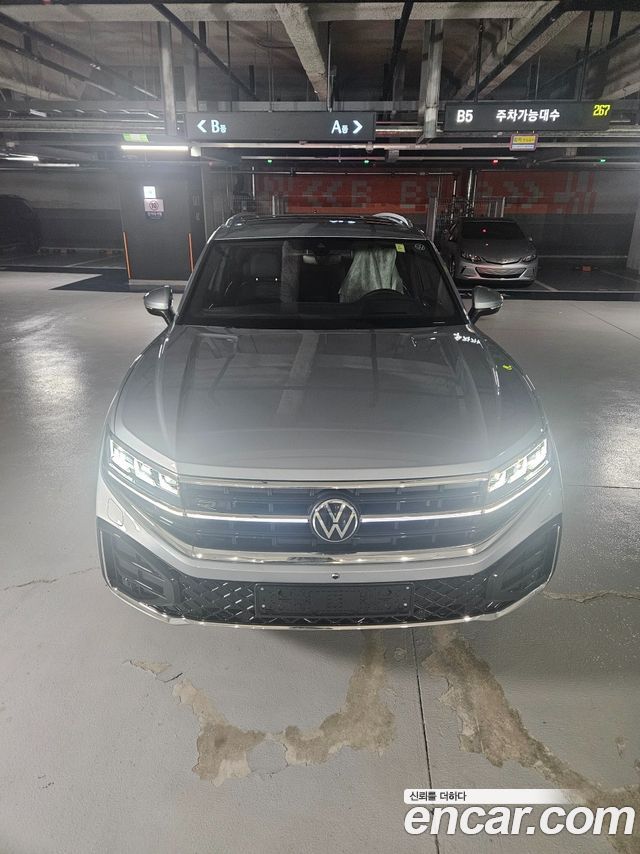 Volkswagen Touareg 3.0 TDI R-Line — пробег 20 км — фото 1 из 5