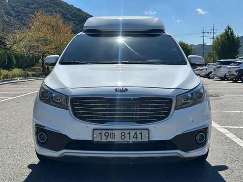 Kia Carnival 9-seater Hi-Limousine Prestige — пробег 210 000 км — фото 2 из 5