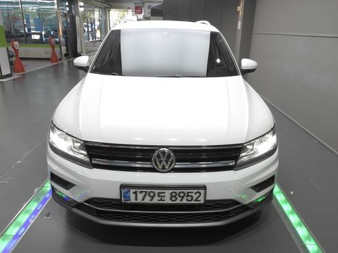 Volkswagen Tiguan 2.0 TDI Premium — пробег 101 615 км — фото 3 из 5