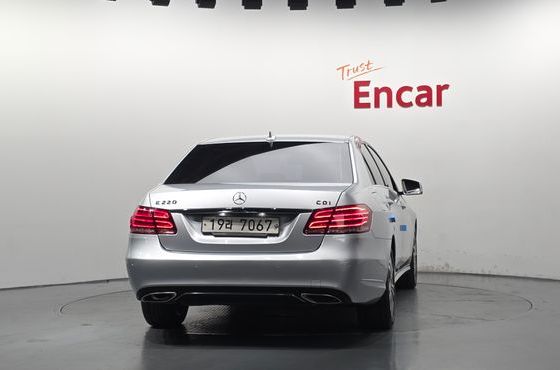 Mercedes-Benz E-Class E220 CDI Avantgarde — пробег 83 783 км — фото 4 из 5