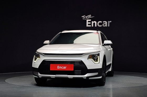 Kia Niro Trendy — пробег 11 074 км — фото 3 из 5