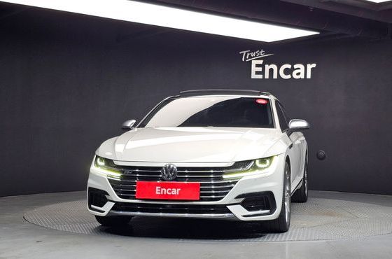 Volkswagen Arteon 2.0 TDI Prestige — пробег 196 018 км — фото 3 из 5