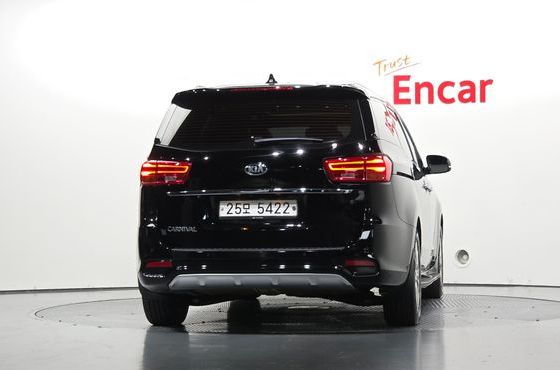 Kia Carnival Gasoline 9-Seater Noblesse Special — пробег 59 476 км — фото 4 из 5