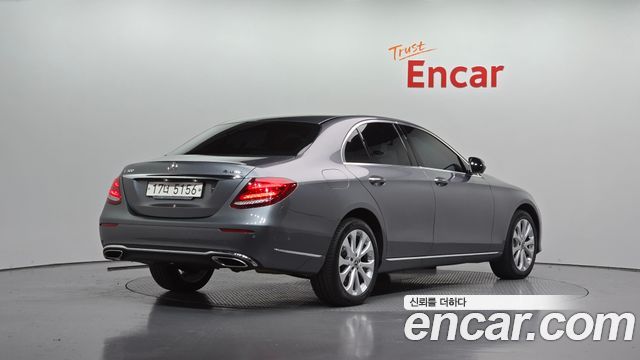 Mercedes-Benz E-Class из Кореи Encar