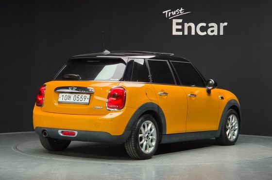 Mini Cooper 5Door HIGH 3rd — пробег 67 782 км — фото 2 из 5