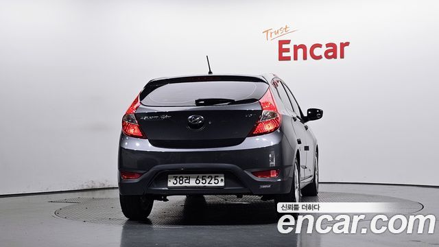 Hyundai Accent Diesel WIT 1.6 VGT Premier — пробег 184 202 км — фото 4 из 5