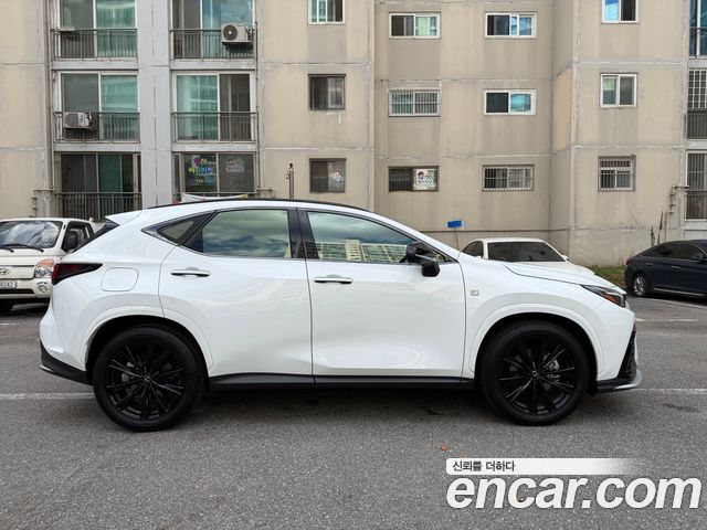 Lexus NX F-Sport — пробег 30 300 км — фото 3 из 5