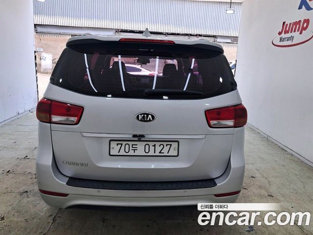 Kia Carnival 11-seater Luxury — пробег 177 991 км — фото 3 из 5