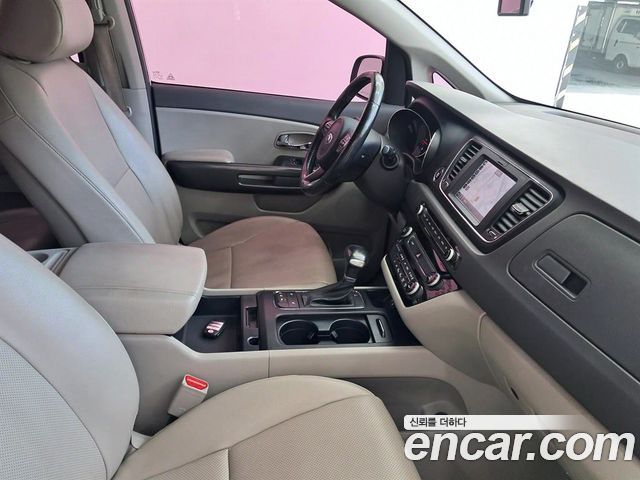 Kia Carnival 11-seater Luxury — пробег 177 991 км — фото 5 из 5