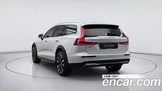 Volvo V60 B5 Ultra AWD — пробег 280 км — фото 4 из 5