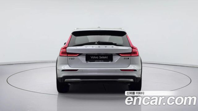 Volvo V60 B5 Ultra AWD — пробег 280 км — фото 5 из 5