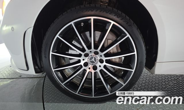 Mercedes-Benz CLS-Class CLS450 4MATIC AMG Line — пробег 68 851 км — фото 5 из 5
