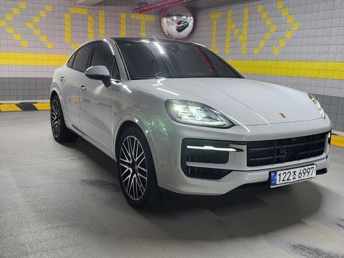 Porsche Cayenne 3.0 E-Hybrid Coupe — пробег 31 000 км — фото 3 из 5