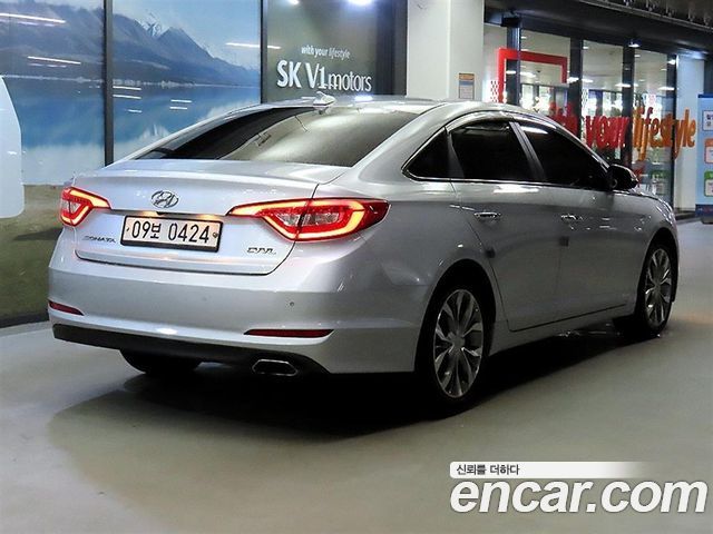 Hyundai Sonata 2.0 Premium — пробег 136 693 км — фото 2 из 5