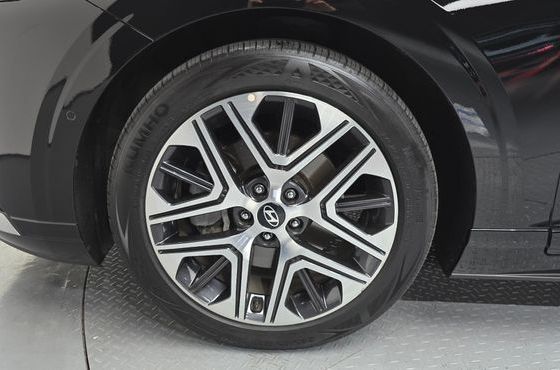 Hyundai Grandeur 2,5 Gasoline 2WD Exclusive — пробег 12 575 км — фото 5 из 5