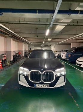 BMW 7-Series 740i xDrive M Sport — пробег 9 000 км — фото 1 из 5
