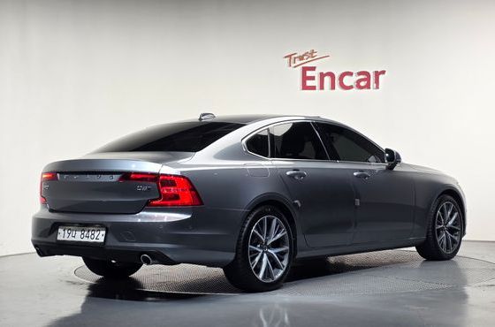 Volvo S90 D5 AWD Momentum — пробег 105 193 км — фото 2 из 5