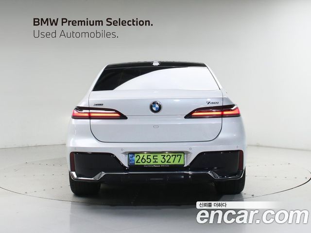 BMW 7-Series 740i xDrive M Sport — пробег 5 874 км — фото 3 из 5