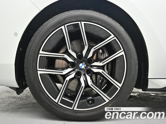 BMW 7-Series 740i xDrive M Sport — пробег 5 874 км — фото 5 из 5
