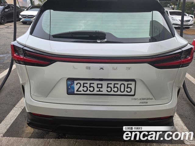 Lexus NX Premium — пробег 30 000 км — фото 4 из 5