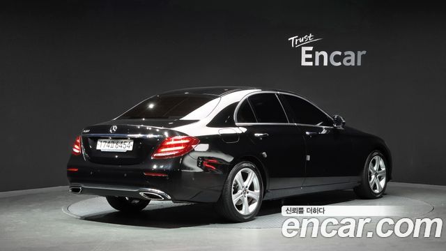 Mercedes-Benz E-Class из Кореи Encar