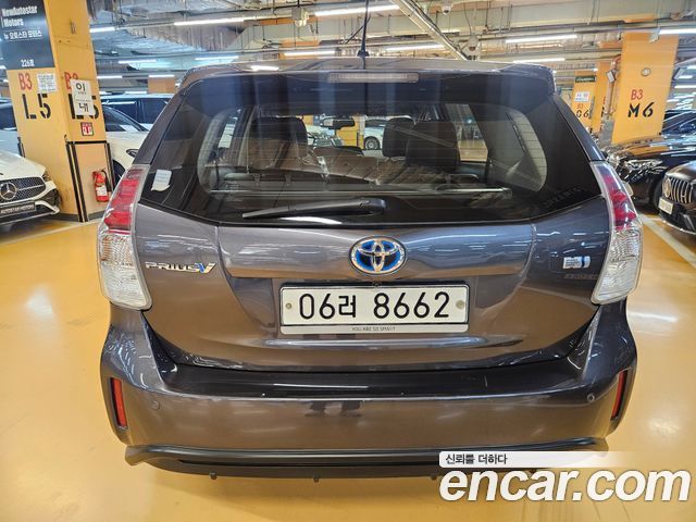 Toyota Prius 1.8 — пробег 126 722 км — фото 4 из 5