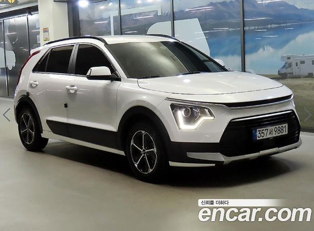 Kia Niro Prestige — пробег 45 341 км — фото 1 из 5