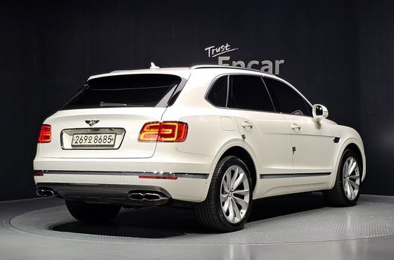 Bentley Bentayga 4.0 V8 — пробег 144 509 км — фото 2 из 5