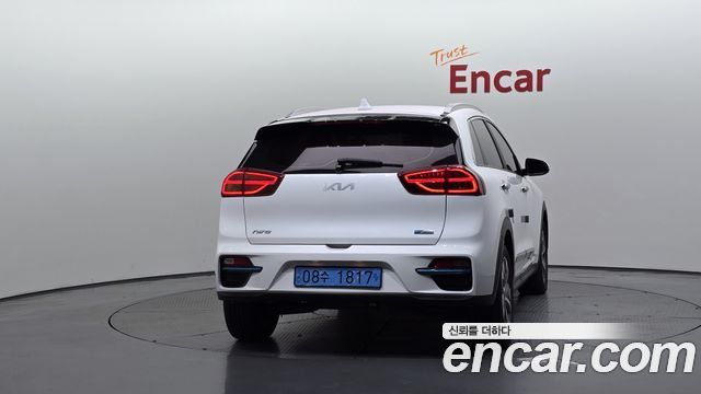 Kia Niro Prestige — пробег 130 705 км — фото 4 из 5