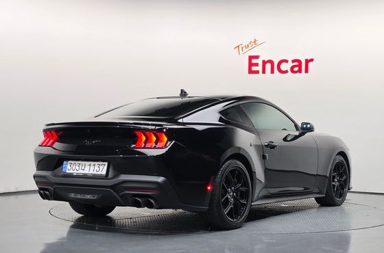 Ford Mustang 2.3 EcoBoost Premium Coupe — пробег 21 009 км — фото 2 из 5