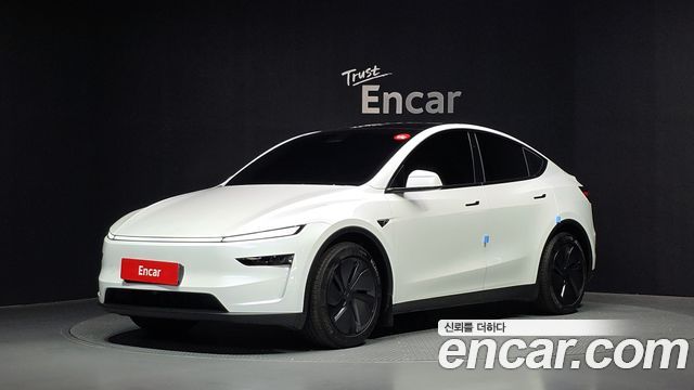 Tesla Model Y RWD — пробег 23 385 км — фото 1 из 5