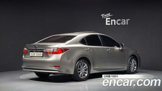 Lexus ES Supreme XV60 — пробег 122 436 км — фото 2 из 5