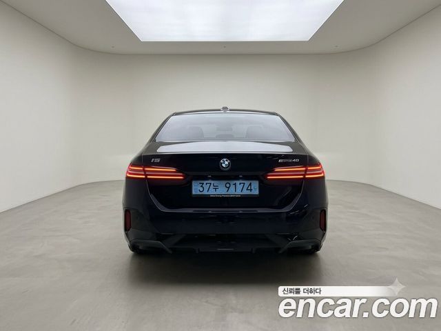 BMW i5 eDrive 40 M Sport — пробег 4 009 км — фото 4 из 5