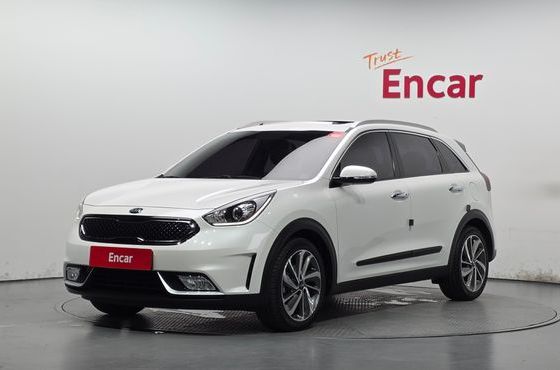 Kia Niro Prestige — пробег 41 419 км — фото 1 из 5