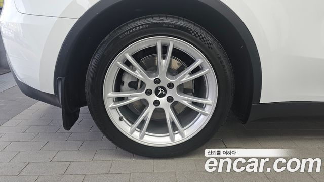 Tesla Model Y RWD — пробег 37 872 км — фото 5 из 5