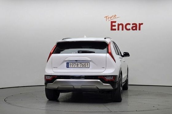 Kia Niro Prestige — пробег 70 730 км — фото 4 из 5