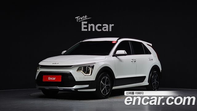 Kia Niro Prestige — пробег 76 323 км — фото 1 из 5