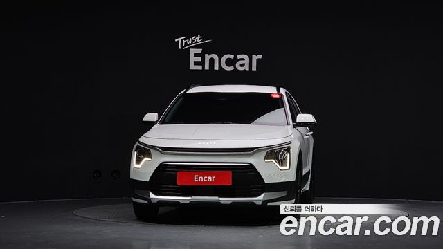 Kia Niro Prestige — пробег 76 323 км — фото 3 из 5