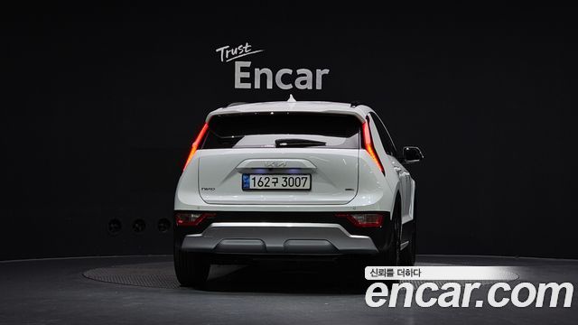 Kia Niro Prestige — пробег 76 323 км — фото 4 из 5