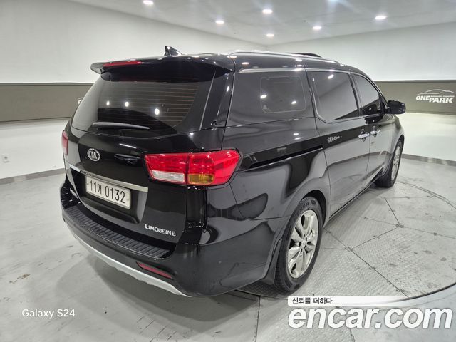 Kia Carnival 7-seater Limousine VIP — пробег 93 138 км — фото 4 из 5