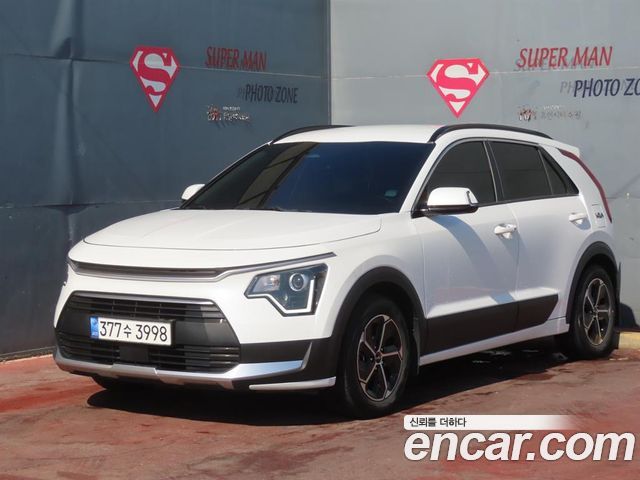 Kia Niro Prestige — пробег 49 949 км — фото 1 из 5