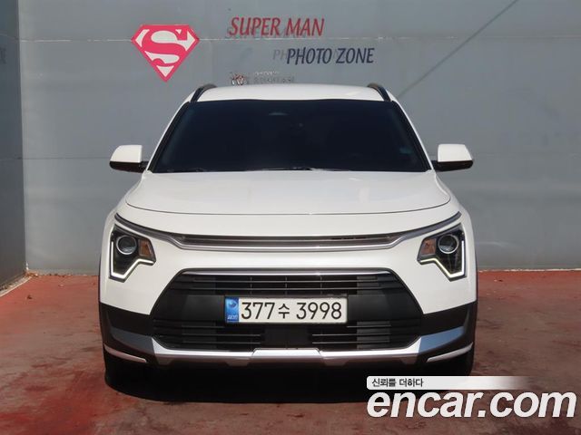 Kia Niro Prestige — пробег 49 949 км — фото 2 из 5