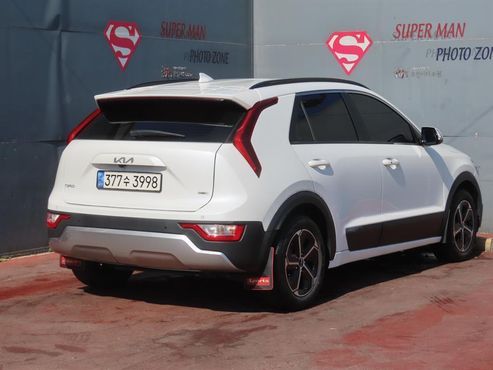 Kia Niro Prestige — пробег 49 949 км — фото 4 из 5